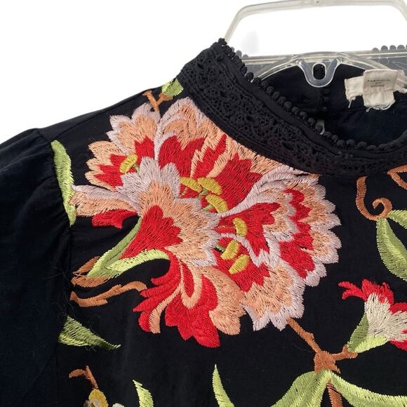 Tiny Anthropologie Embroidered Floral Knit Blouse size XS - Picture 6 of 11